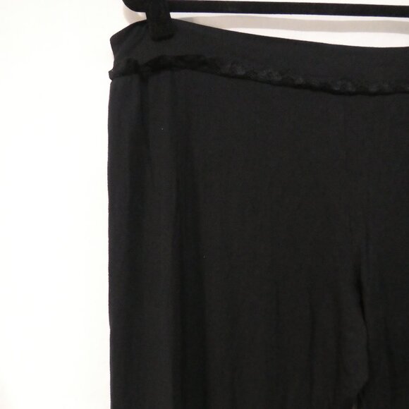 LA SENZA LINGERIE | large | Black Leggings With Pink Bow | *Bleach Spots On Leg - Picture 10 of 15